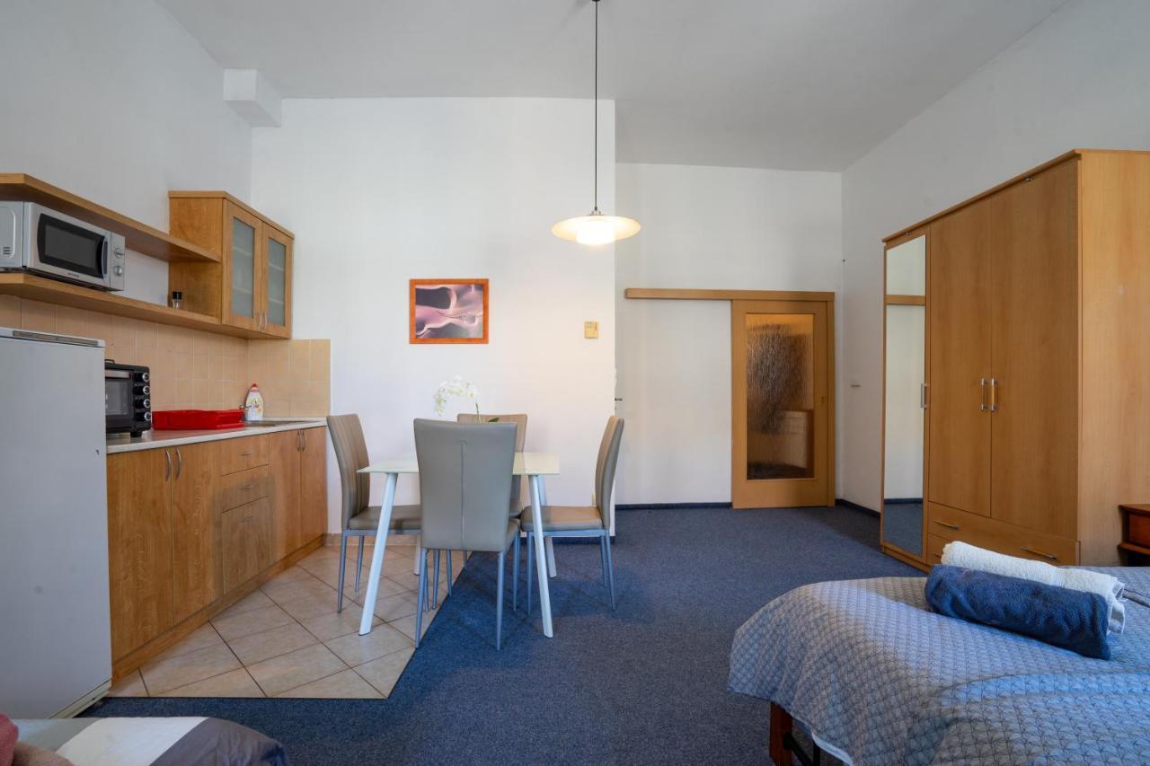 Studio Wellnerova 3 Apartment Olomouc Luaran gambar